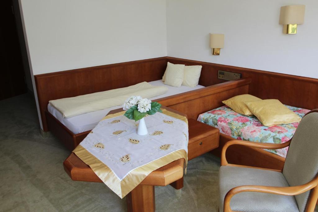 Hotel Am Kurpark Bad Wimpfen Phòng bức ảnh