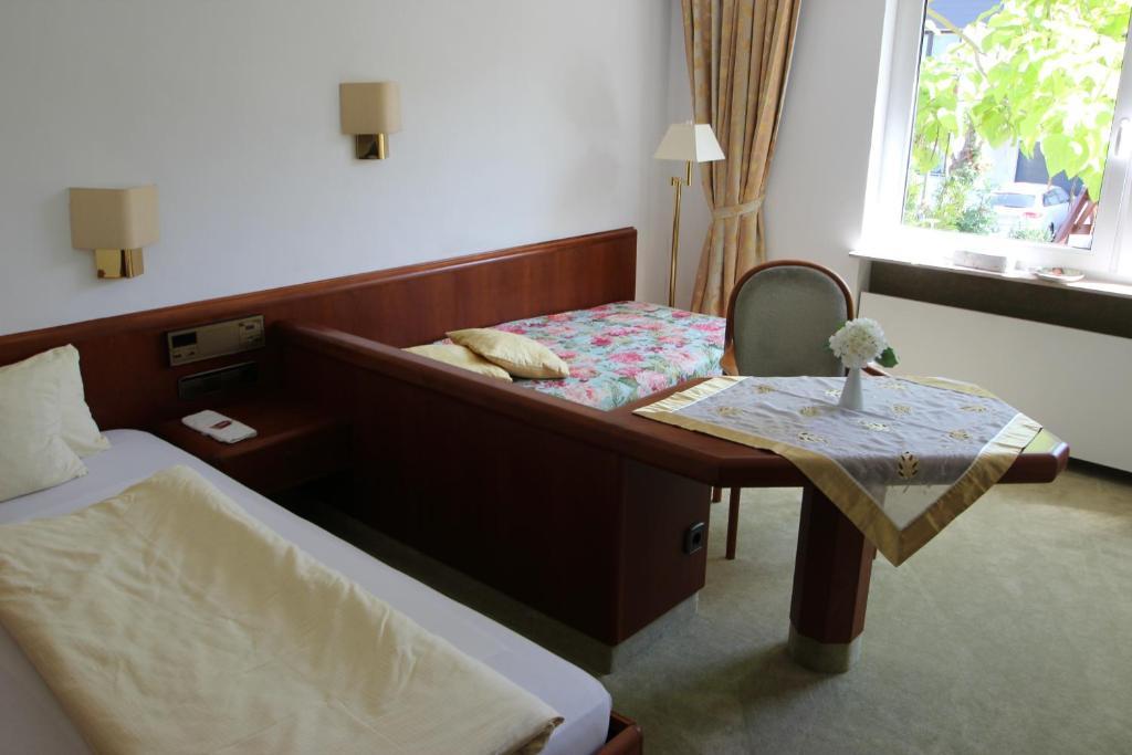 Hotel Am Kurpark Bad Wimpfen Phòng bức ảnh