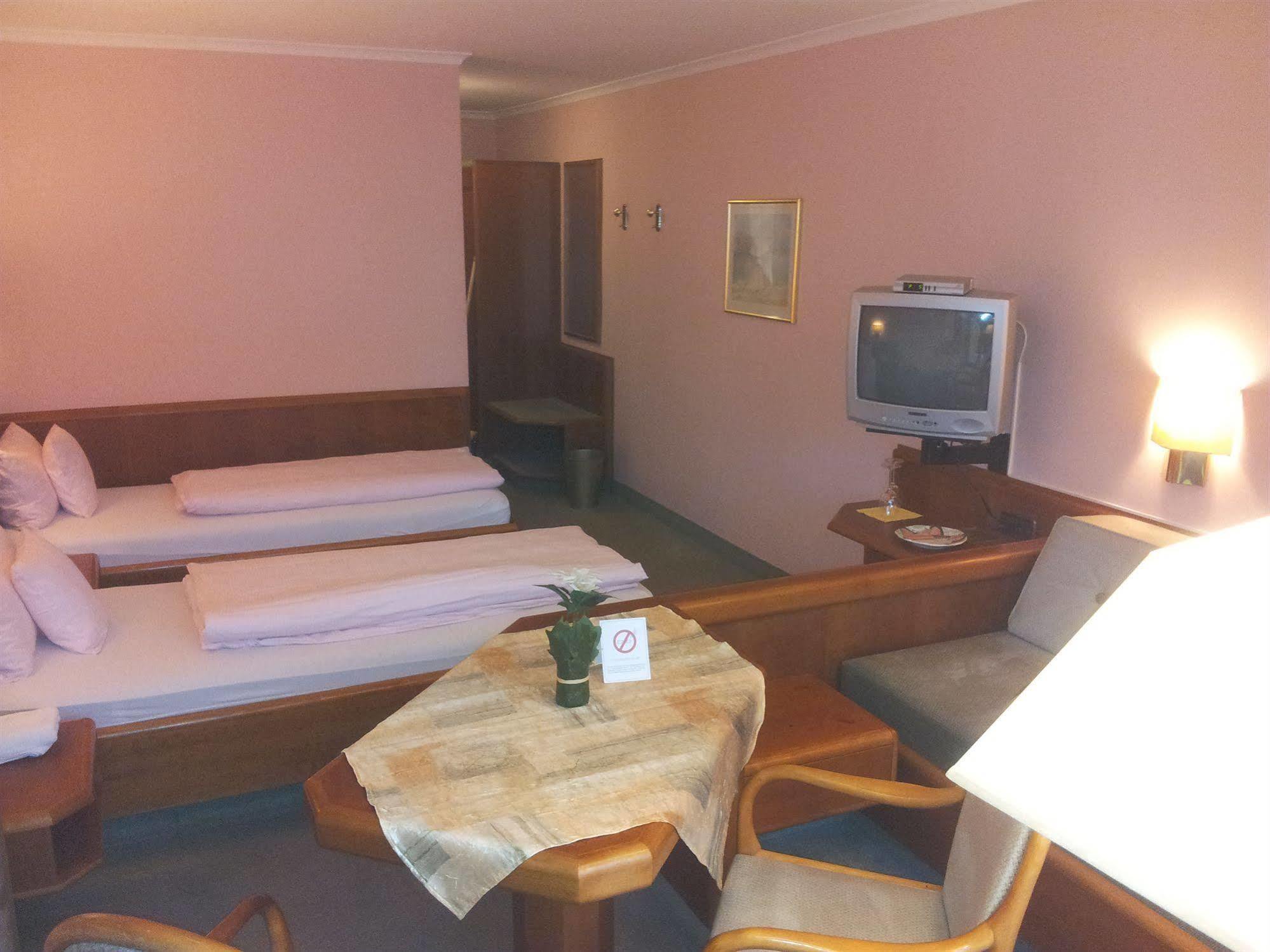 Hotel Am Kurpark Bad Wimpfen Ngoại thất bức ảnh